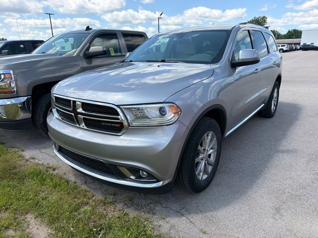 Used 2017 Gray Dodge SXT image 3
