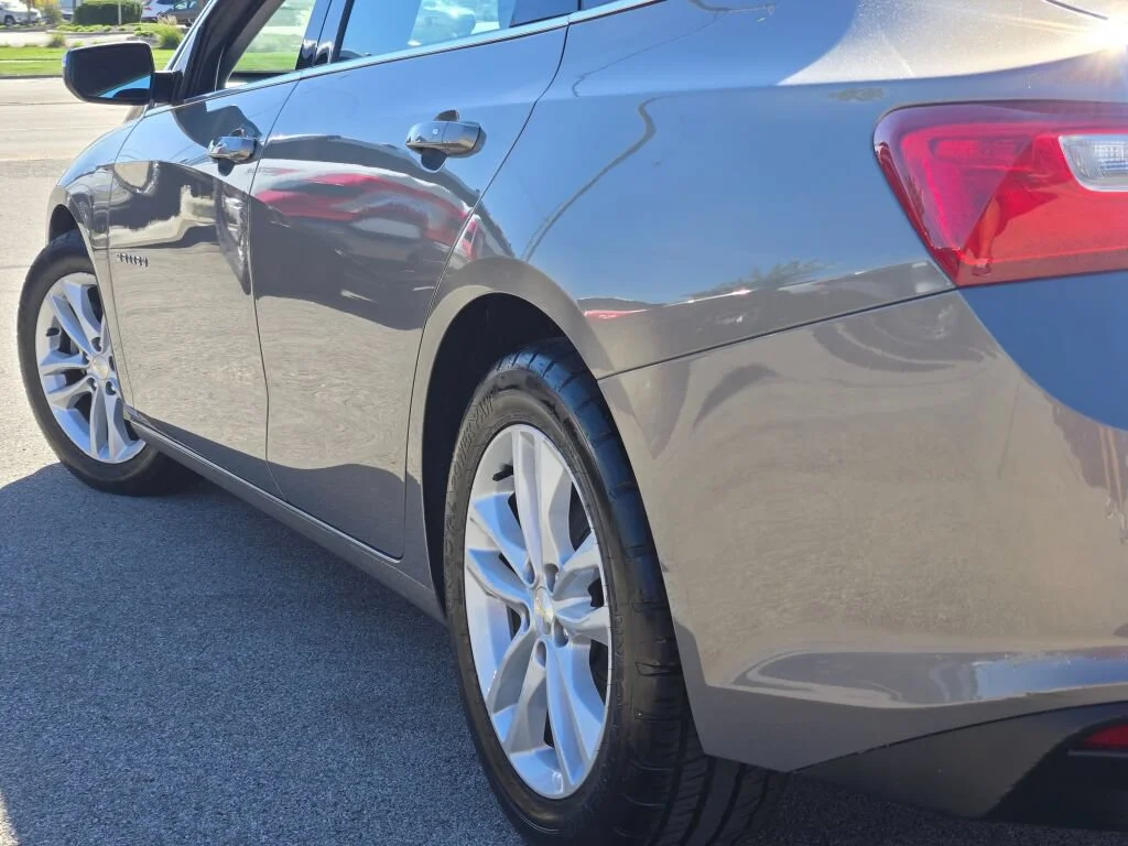 Used 2018 Gray Chevrolet LT image 11