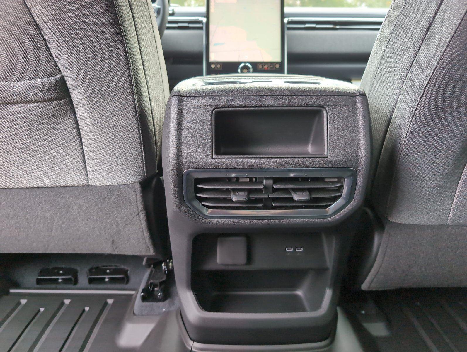 New 2026 Summit White GMC Elevation Standard Range image 23