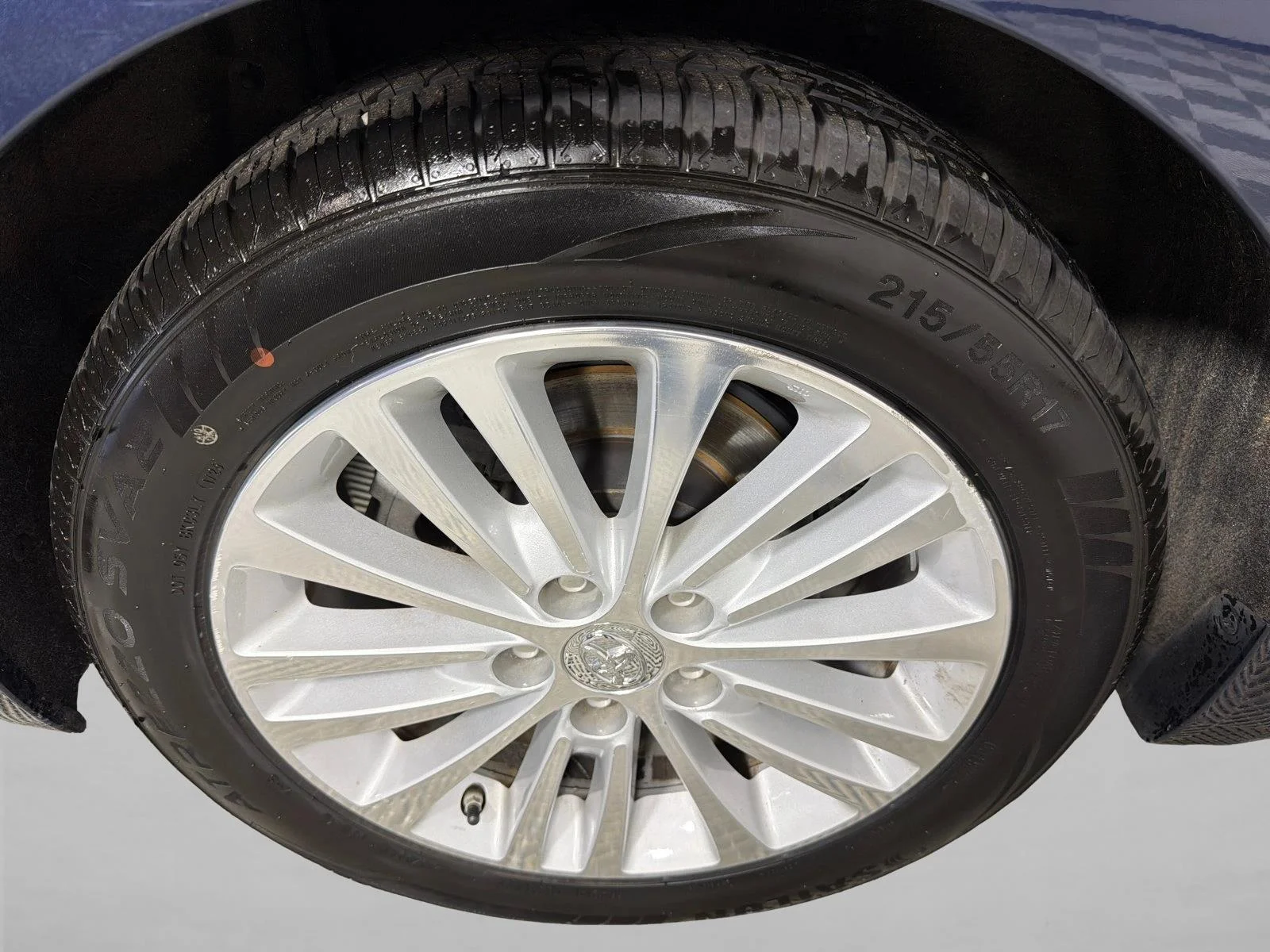 Used 2015 White Toyota XLE Touring image 19