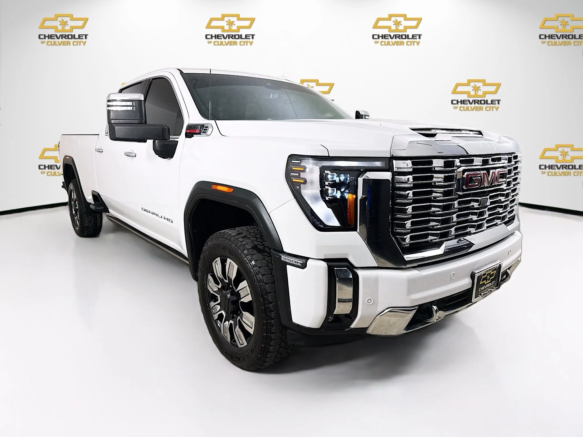 Used 2024 Summit White GMC Denali image 1