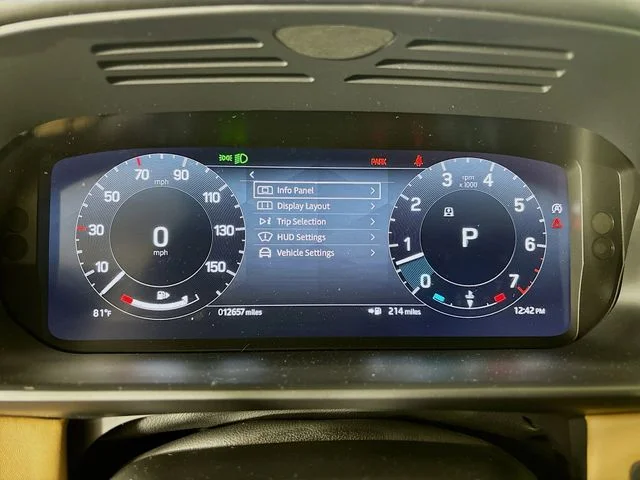 Used 2023  Land Rover Metropolitan Edition image 13
