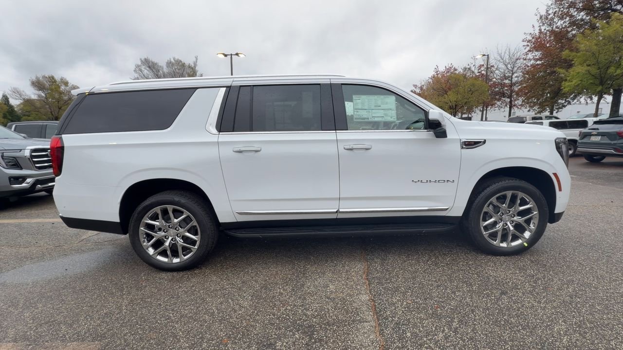 Used 2026 Summit White GMC Elevation image 9
