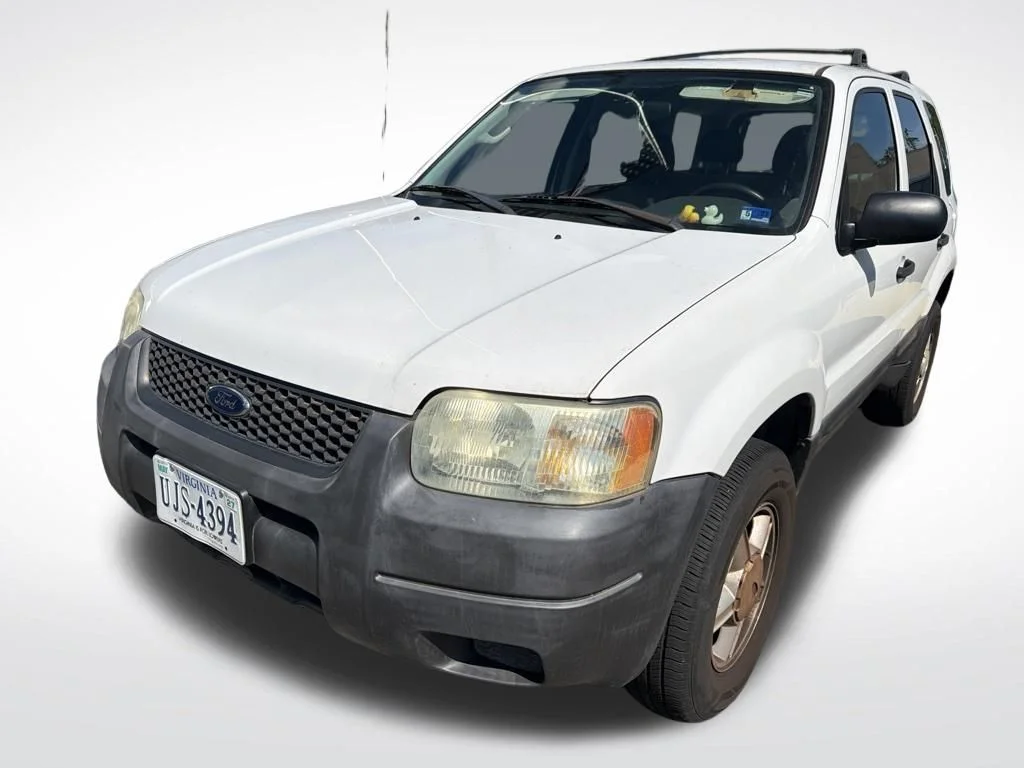 Used 2004 Oxford White Clearcoat Ford XLS image 2