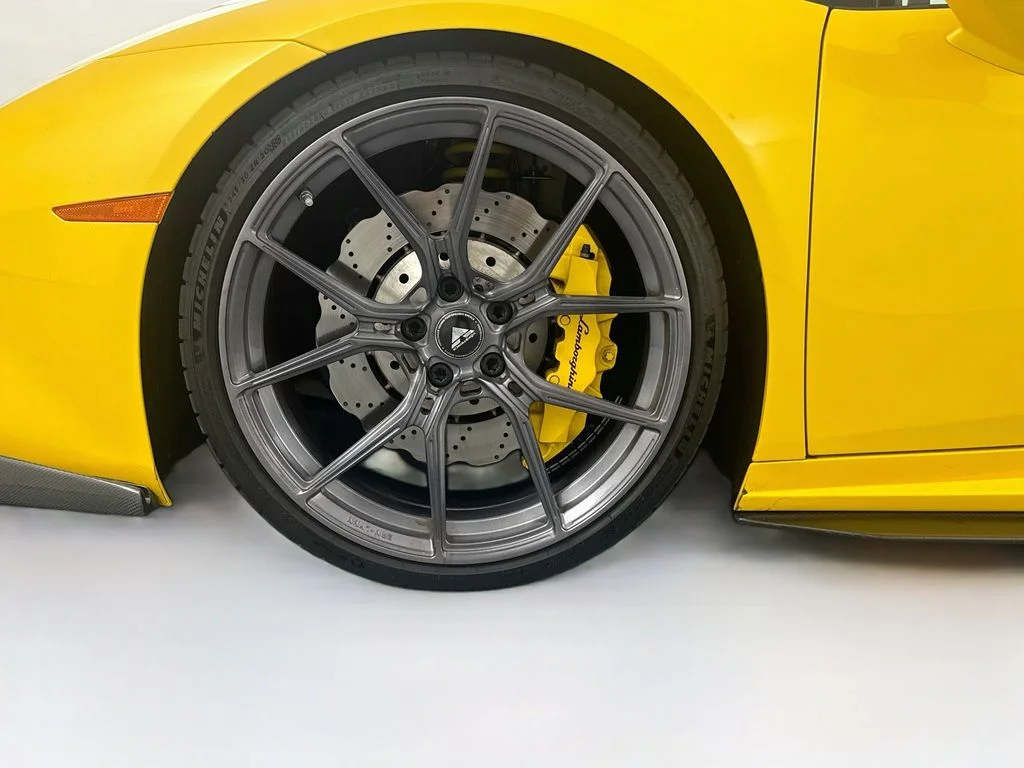 Used 2017 Yellow Lamborghini LP580-2 image 30
