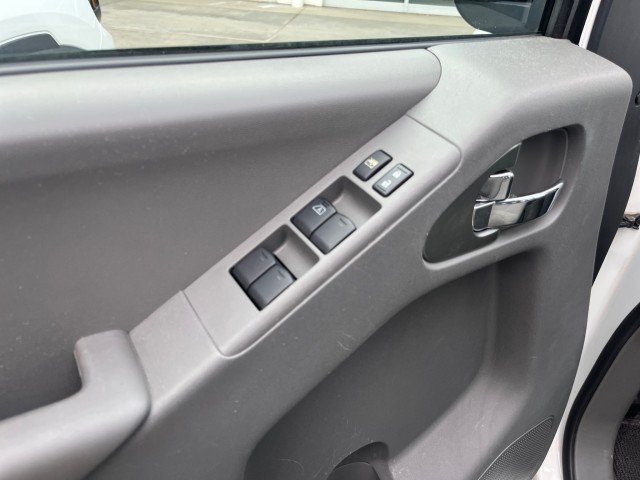 Used 2017 Glacier White Nissan S image 7