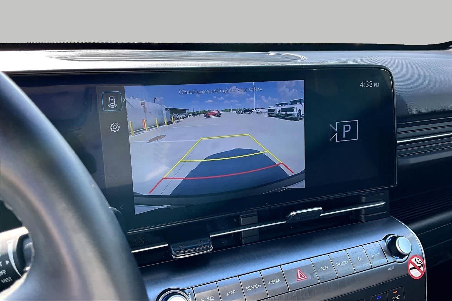 Certified Used 2025 Atlas White Hyundai SEL image 27