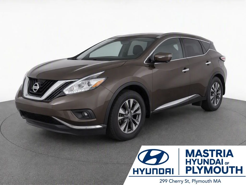 Used 2015 Brown Nissan SL image 1