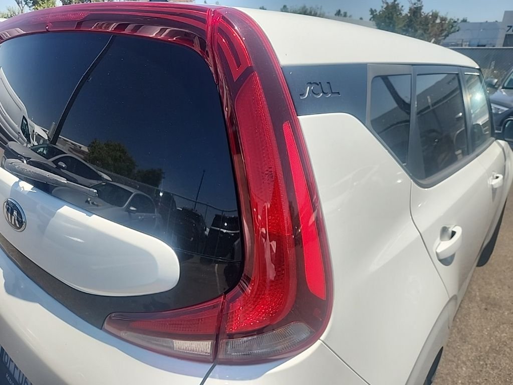 Used 2020 White Kia LX image 14