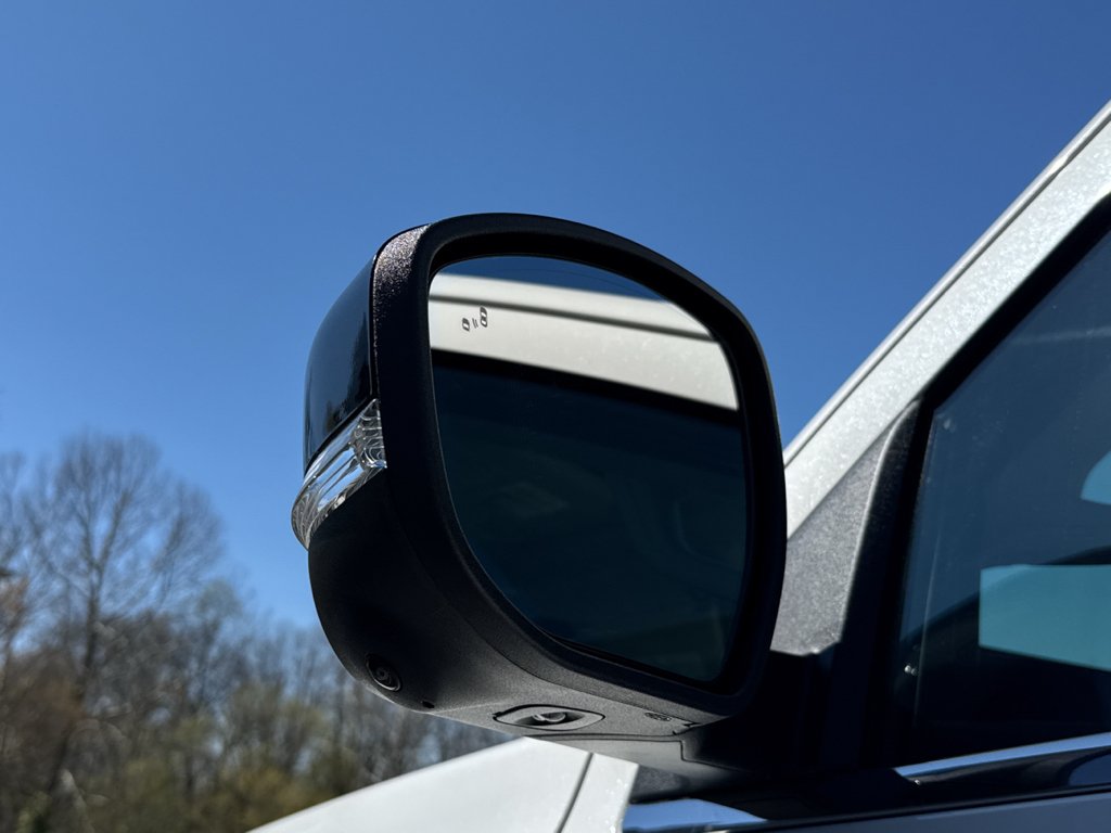 New 2026 Star White Metallic Tri-Coat Ford Platinum image 26