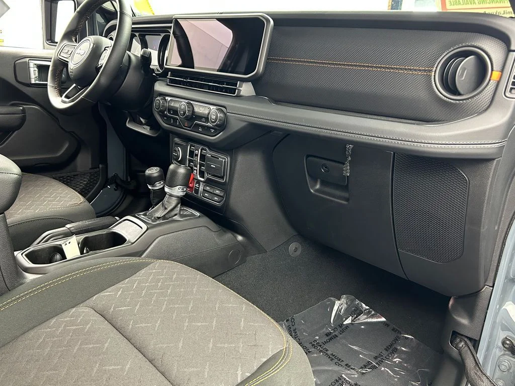 Used 2024 Anvil Clear Coat Jeep Mojave image 14