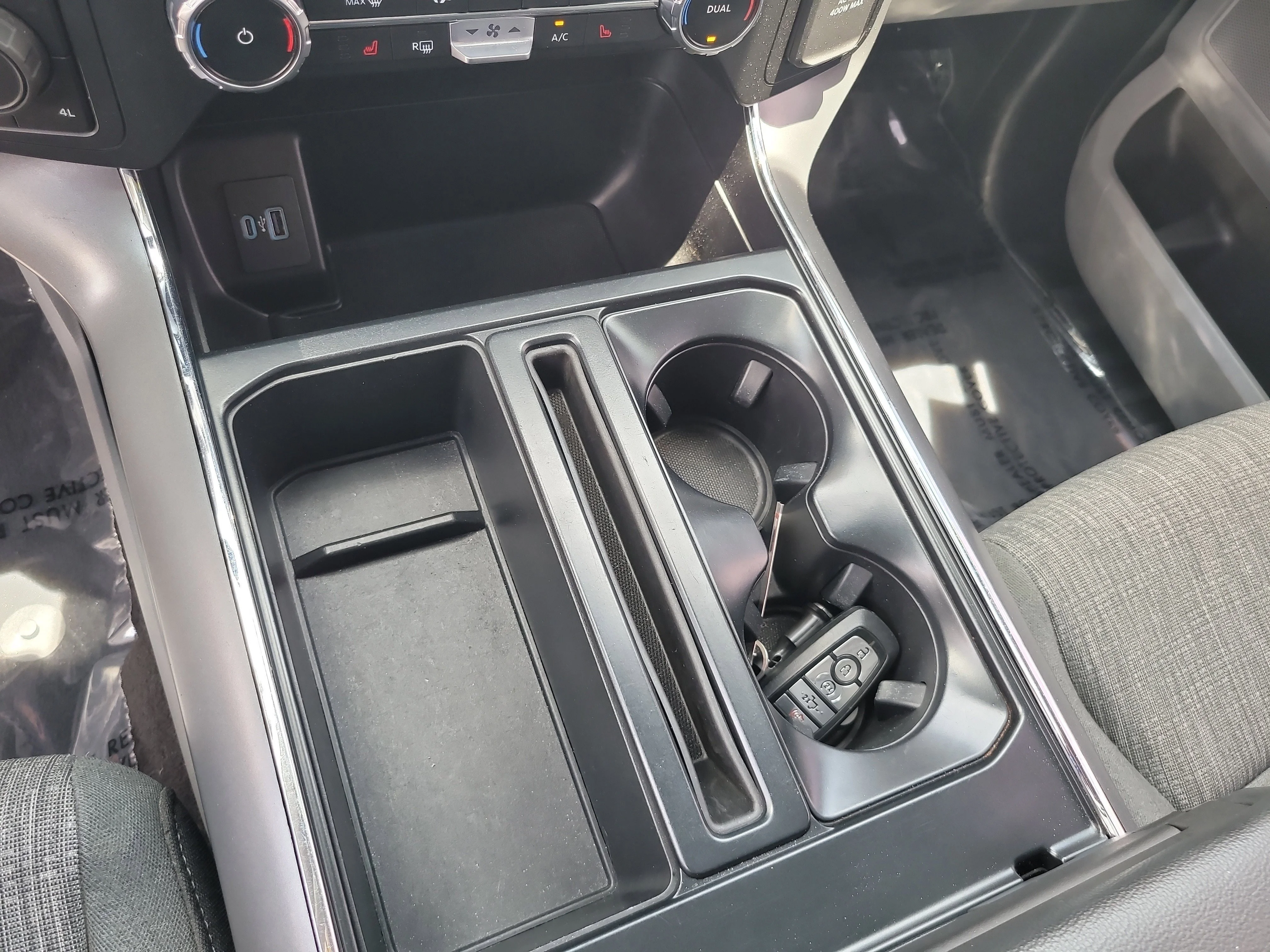 Used 2022 Oxford White Ford XLT image 25