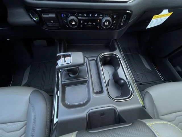 2026 Chevrolet Silverado 1500 ZR2 - Photo 15