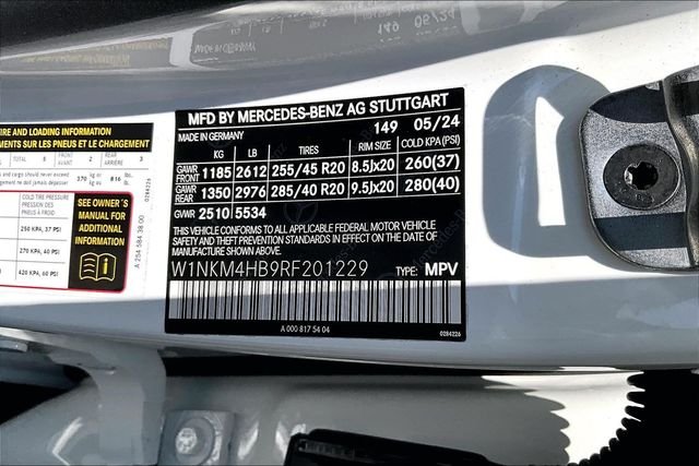 Certified Used 2024 White Mercedes-Benz GLC 300 image 30