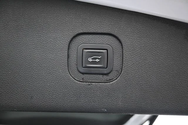 Used 2016 SUMMIT WHITE Chevrolet LTZ image 21