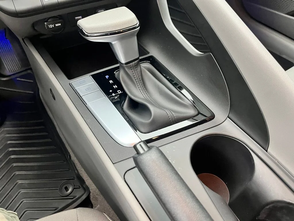 Used 2023 Silver Hyundai SEL image 27