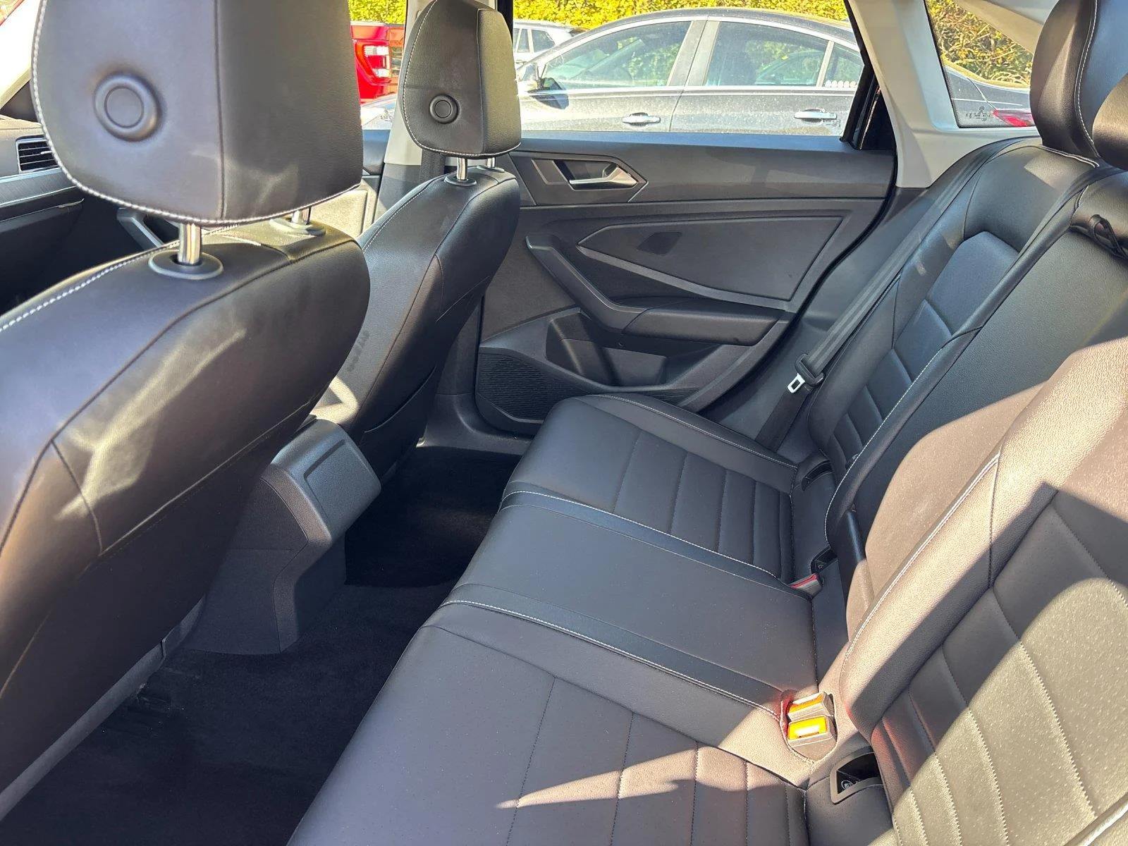 Used 2023 DEEP BLACK VOLKSWAGEN SE image 31