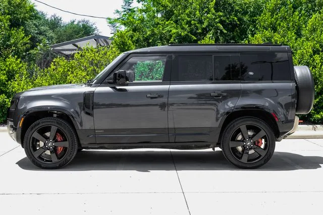 Used 2024 Santorini Black Metallic Land Rover X image 16