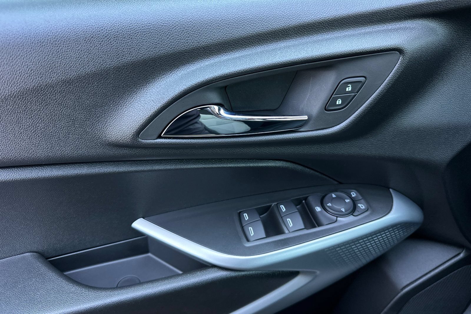 New 2026 Sterling Gray Metallic Chevrolet 1RS image 11