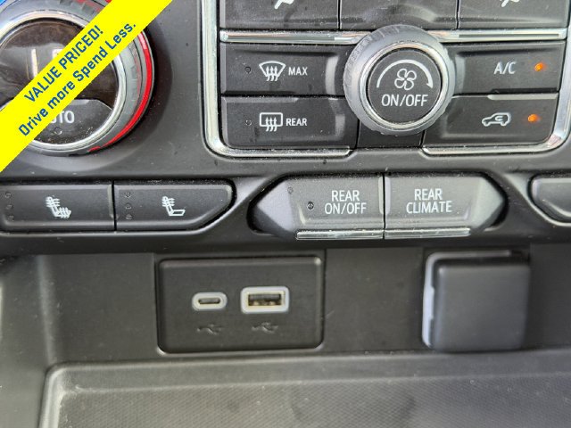 Used 2024 Summit White Chevrolet LT image 28