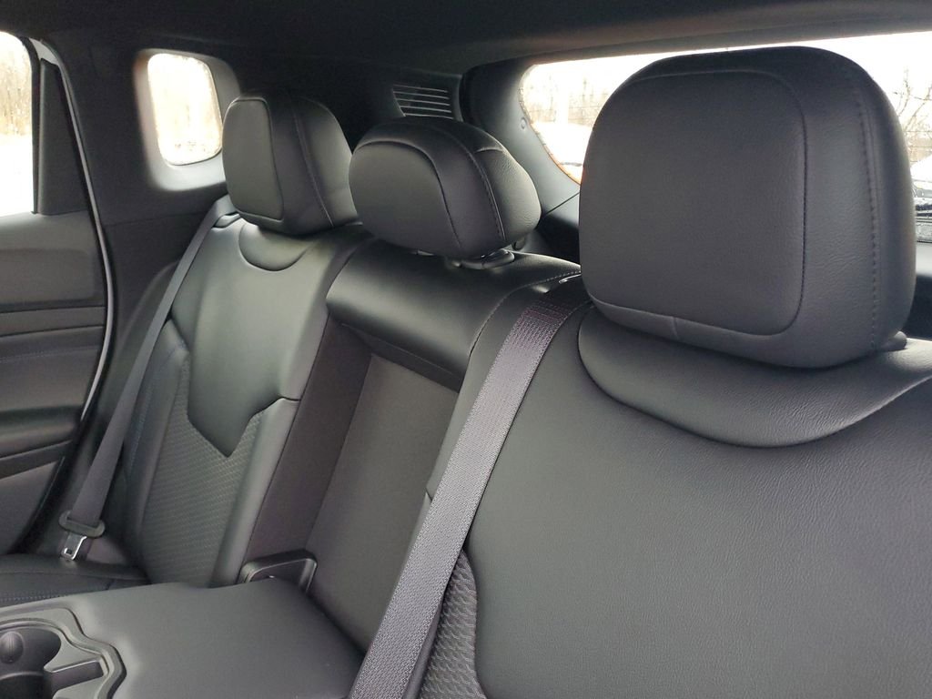 New 2026 Bright White Clearcoat Jeep Latitude image 10