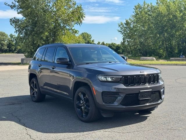 Used 2023 Gray Jeep Altitude X image 6