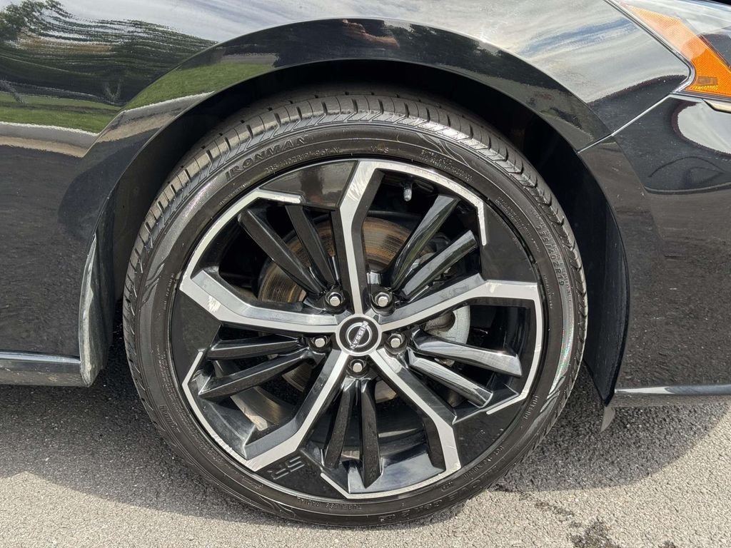 Used 2024 Black Nissan 2.5 SR image 25