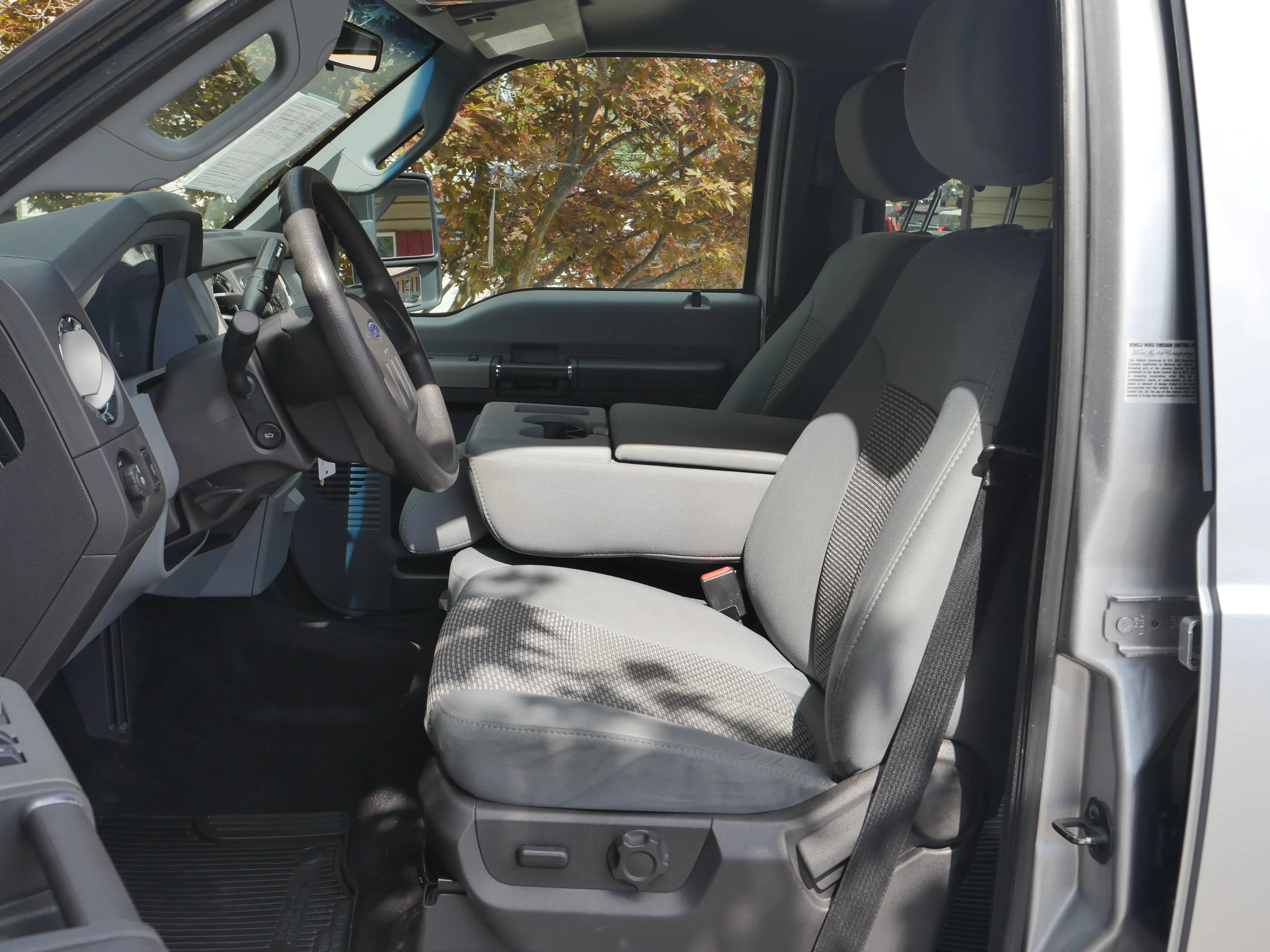 Used 2012 Ingot Silver Metallic Ford XLT image 3