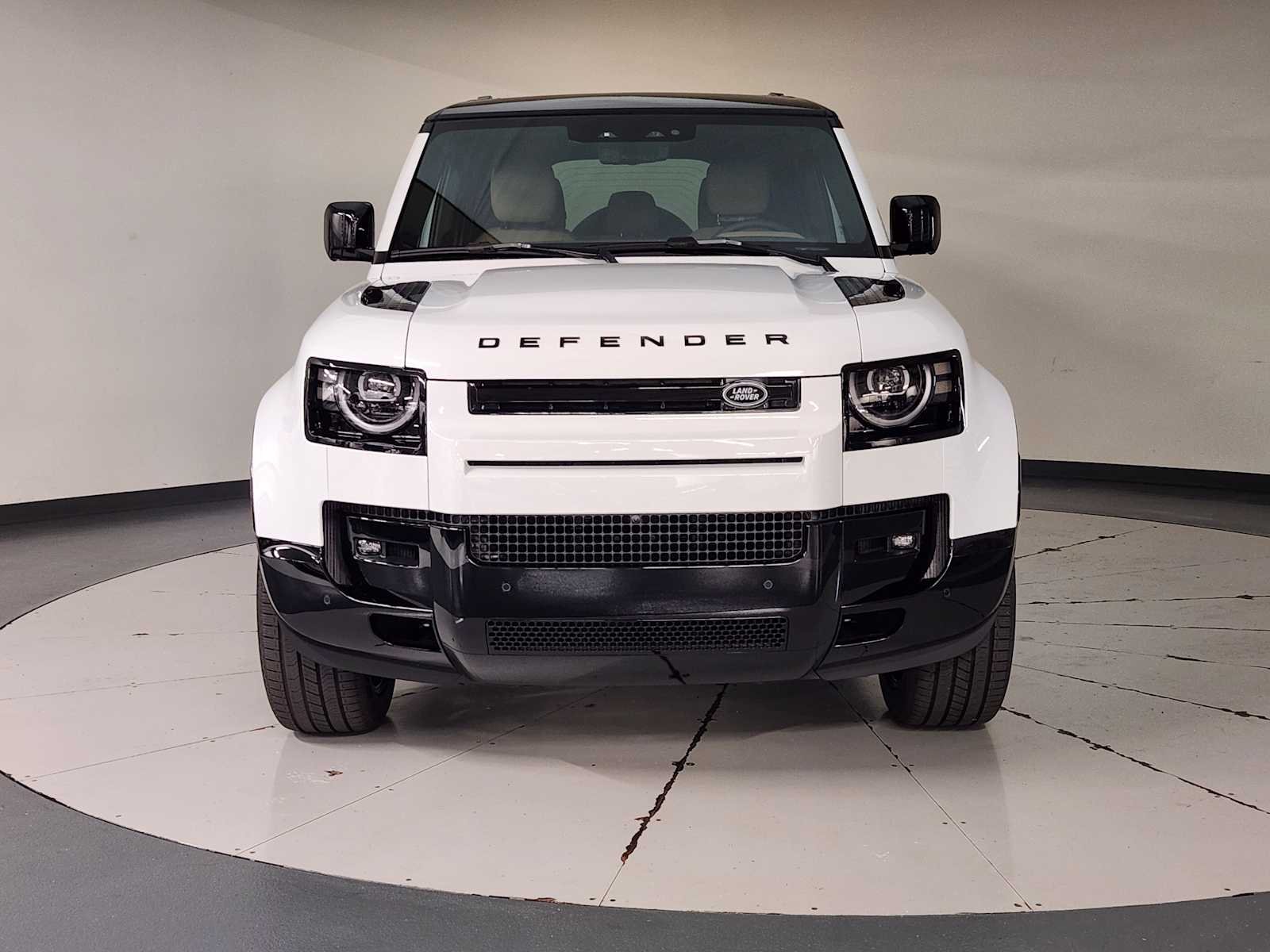 New 2026 Fuji White Land Rover X-Dynamic SE image 9