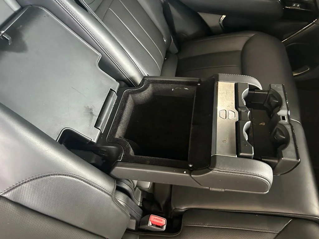 Used 2024 Black Land Rover Dynamic SE image 30