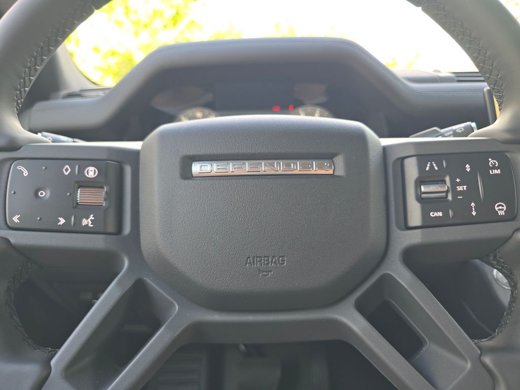 New 2026 Santorini Black Land Rover X-Dynamic SE image 22