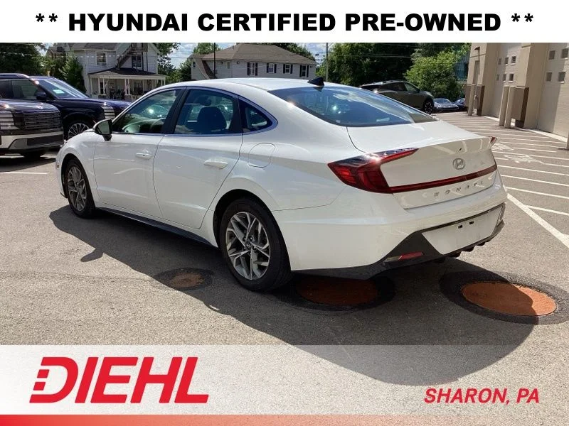 Used 2023 White Hyundai SEL image 5