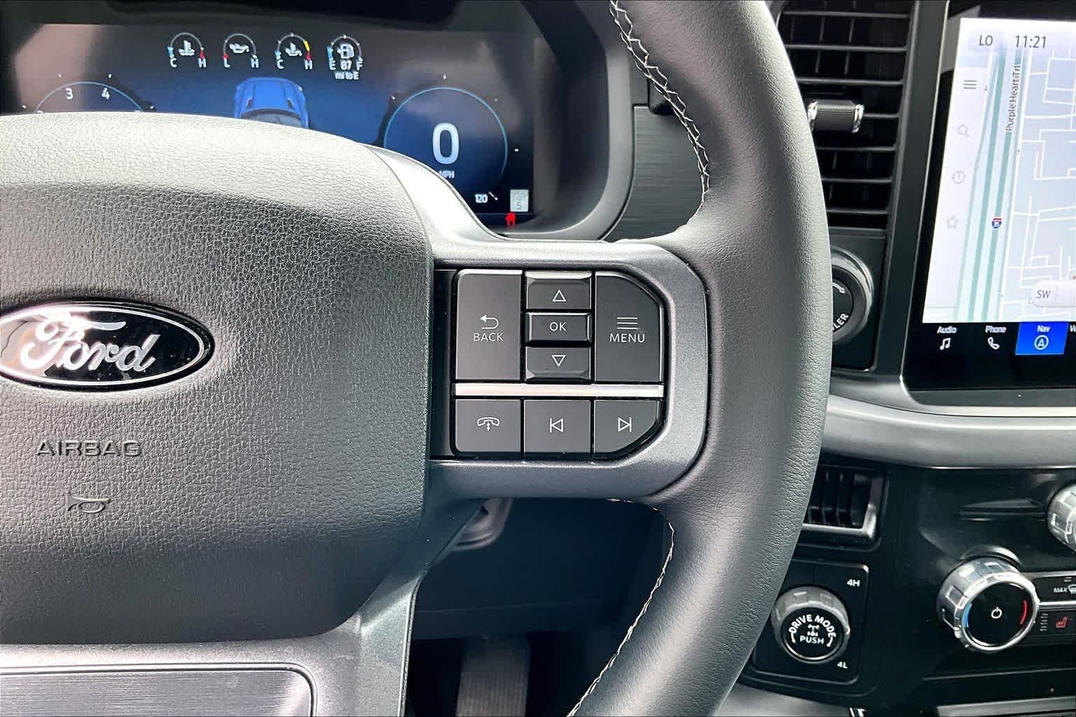 Used 2025 Agate Black Metallic Ford XLT image 25