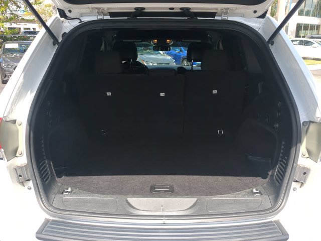 Used 2018 White Jeep Laredo image 14