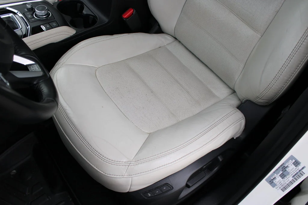 Used 2021 White Mazda Grand Touring image 18