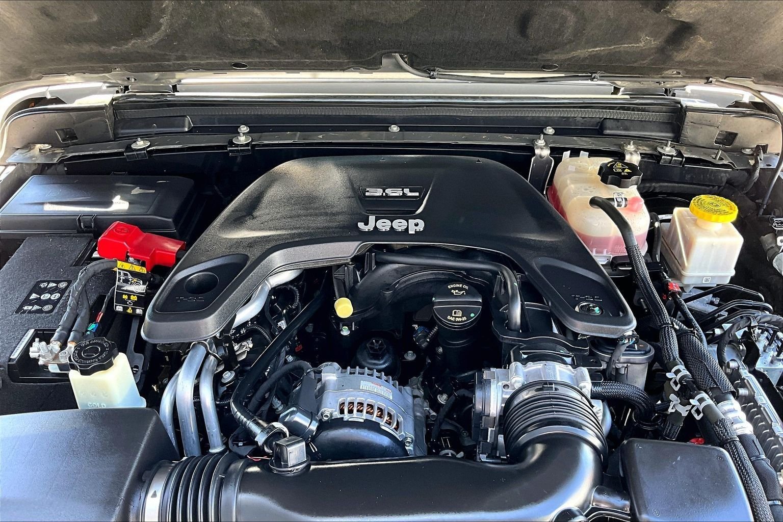 Used 2021 Gray Jeep Rubicon image 10