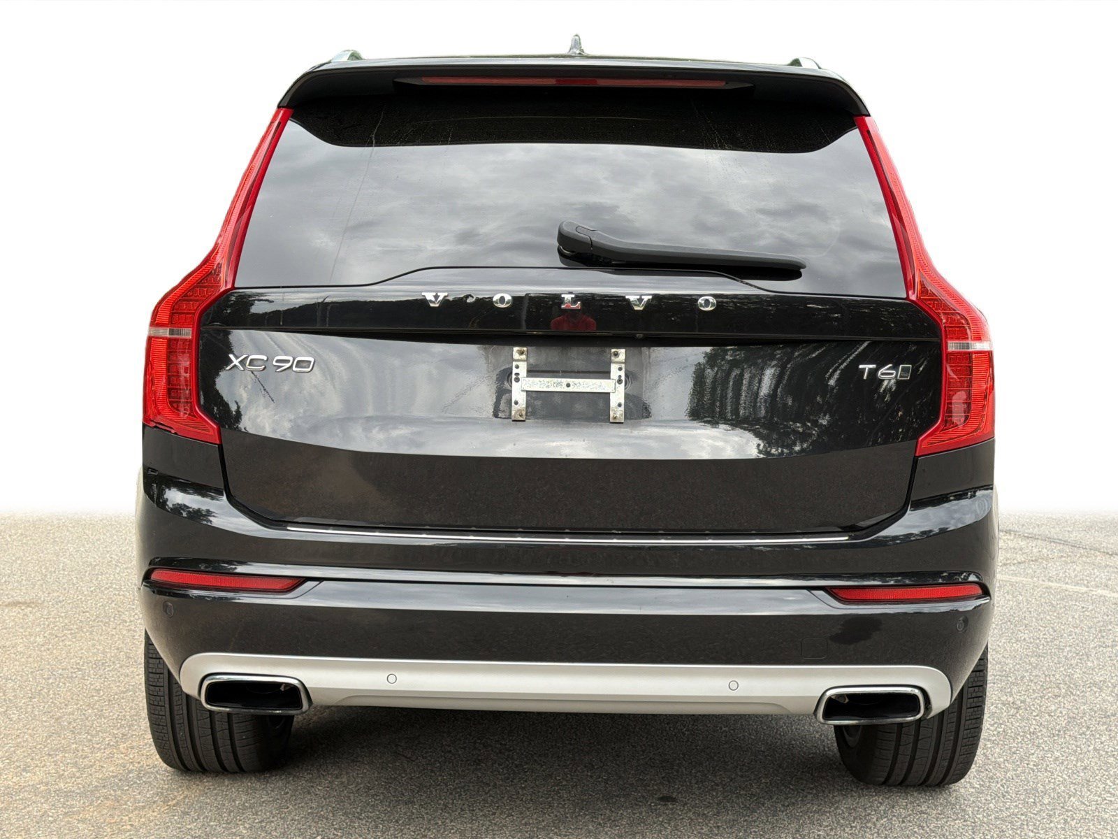 Used 2021 Onyx Black Metallic Volvo Momentum image 22