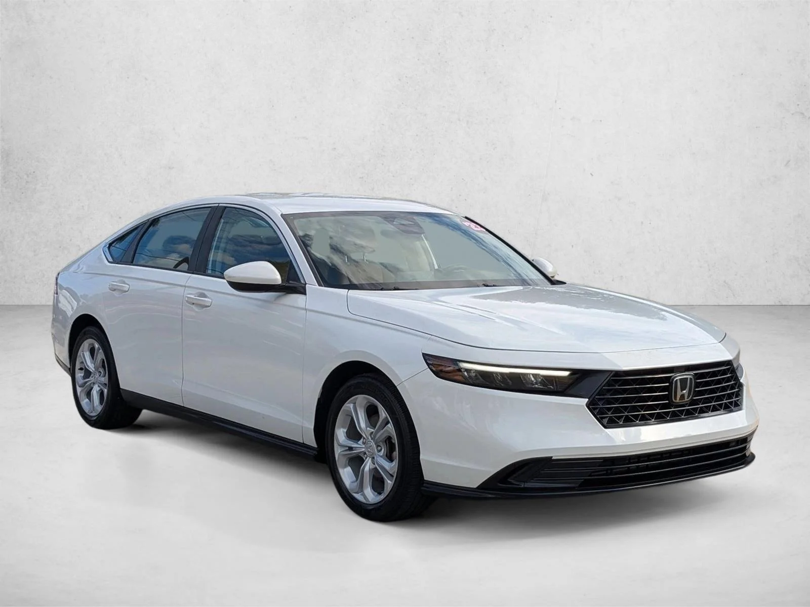 Used 2023 Platinum White Pearl Honda LX image 3