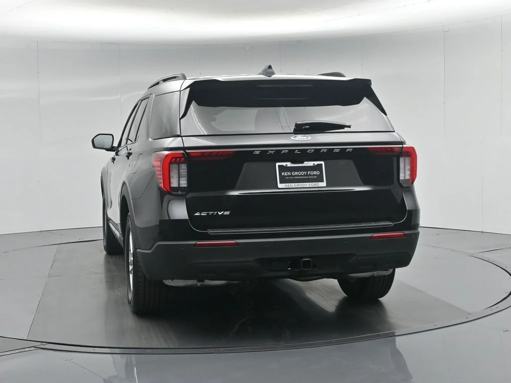 New 2026 Agate Black Metallic Ford Active image 28