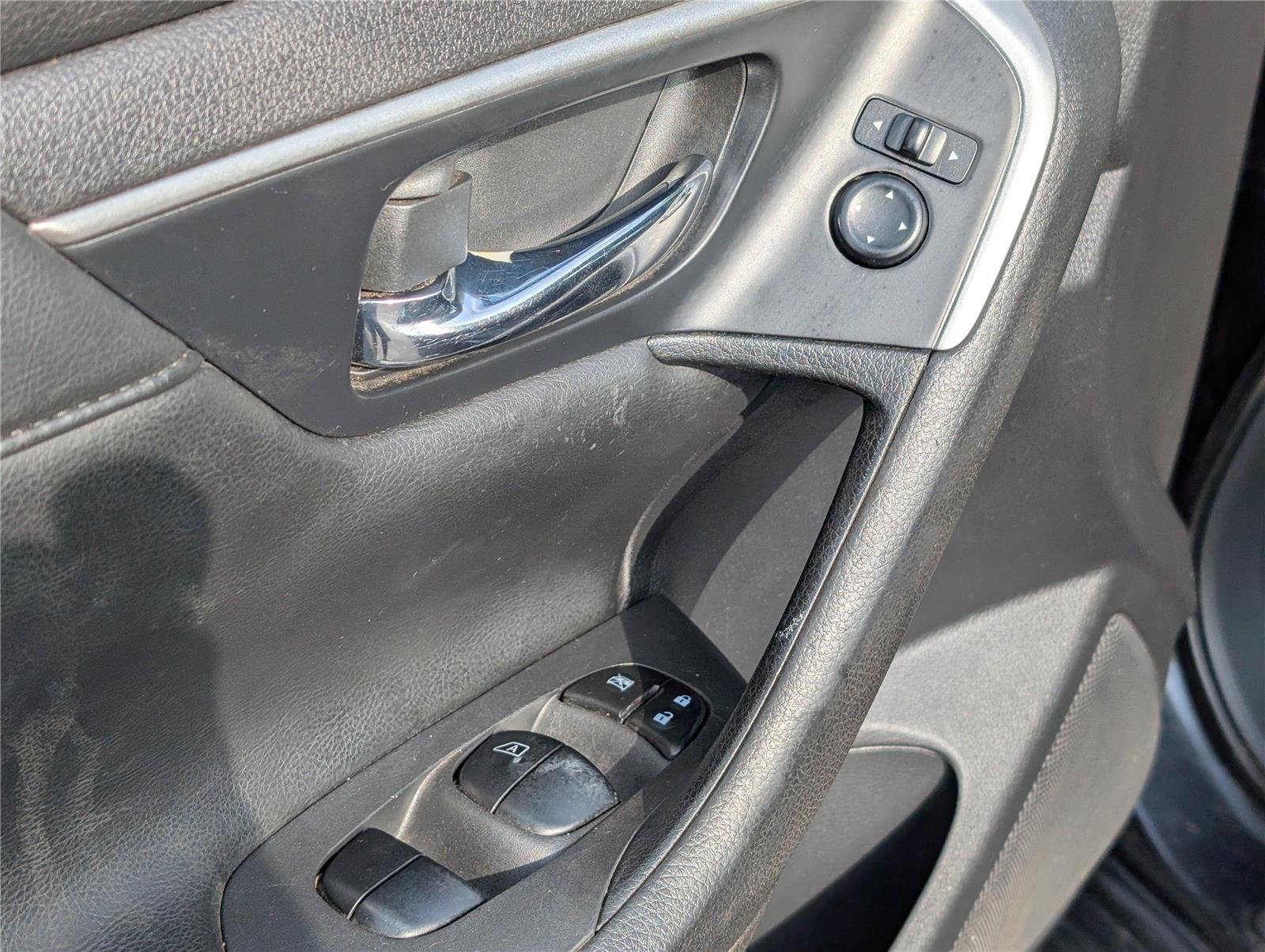 Used 2015 Storm Nissan 2.5 S image 14