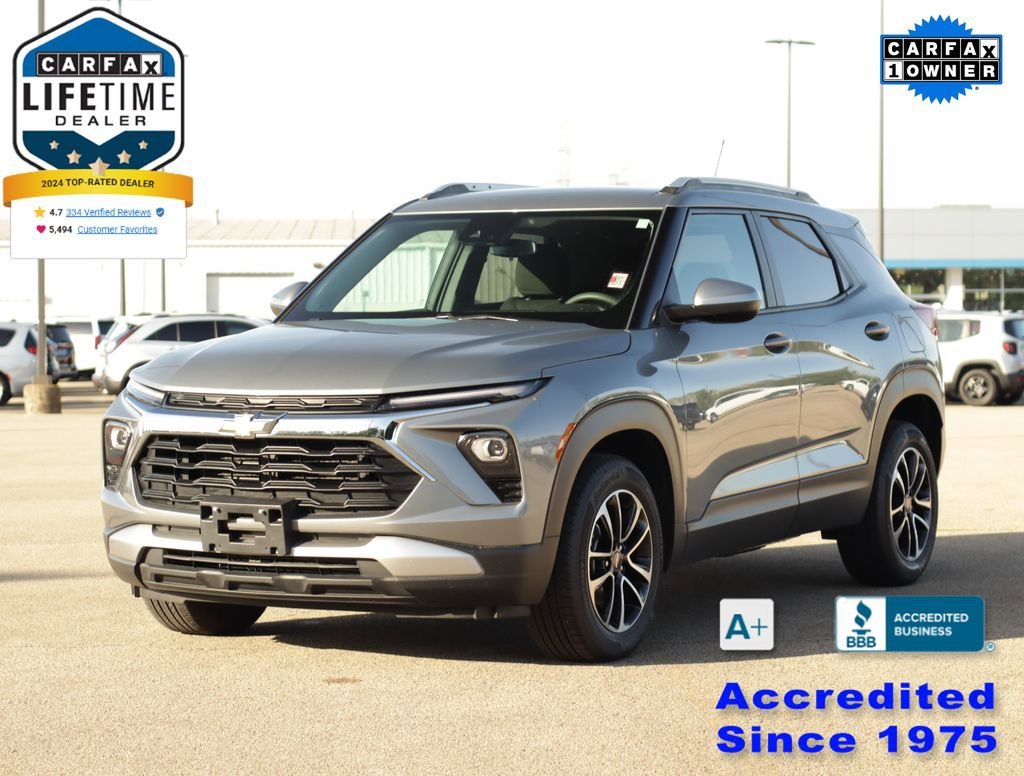 Used 2025 Sterling Gray Metallic Chevrolet LT image 3