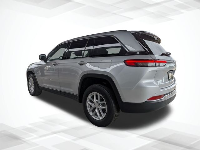 Used 2025 Silver Jeep Laredo X image 6
