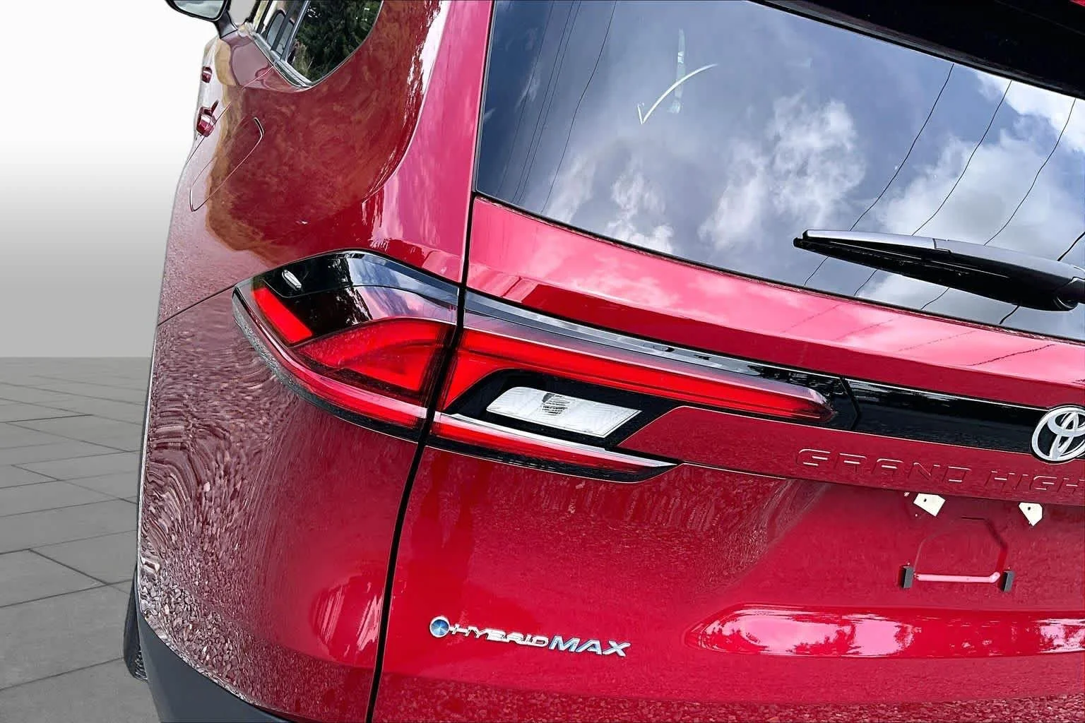 New 2026 Ruby Flare Pearl Toyota Hybrid MAX Platinum image 15