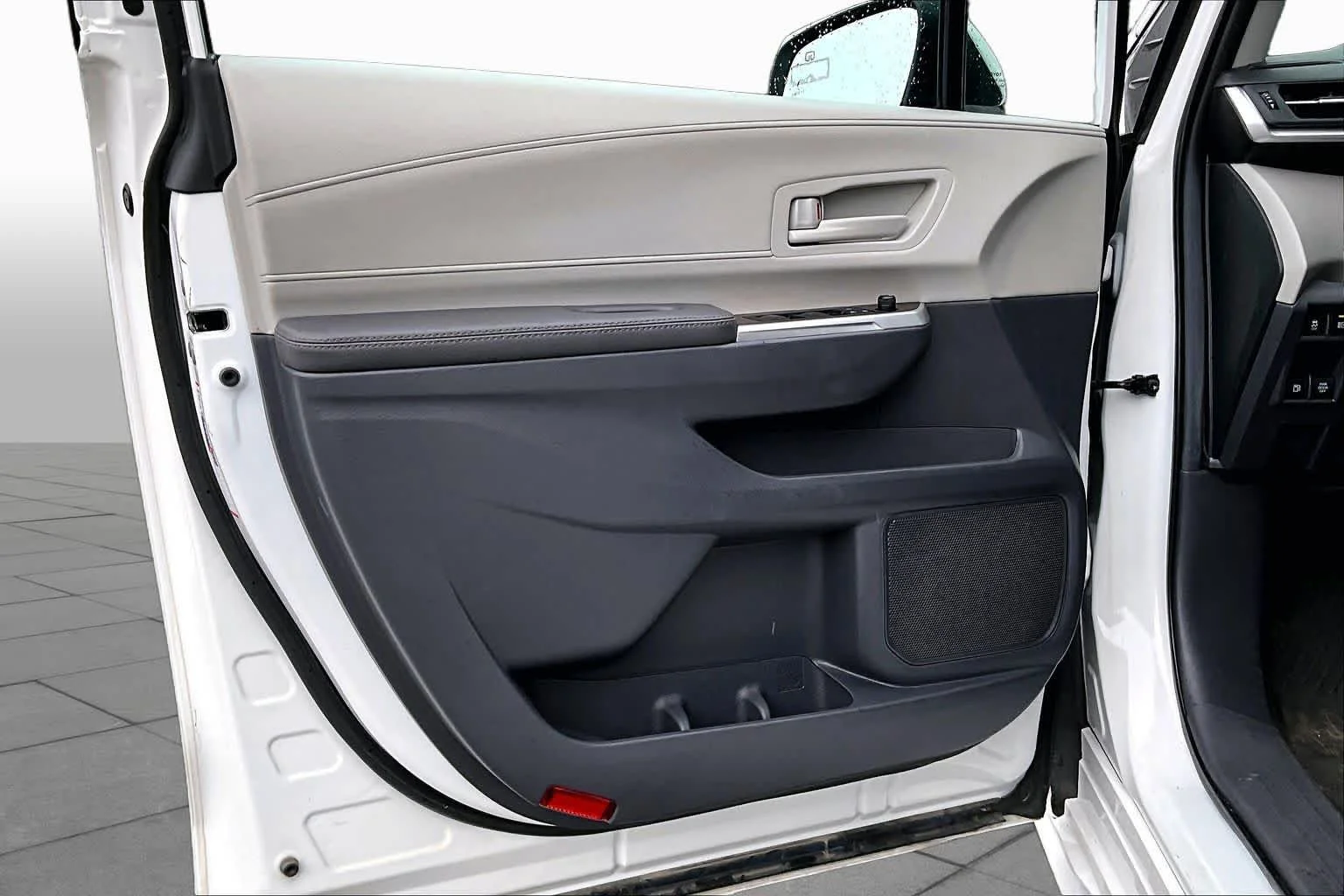 Used 2024 Ice Cap Toyota LE image 20