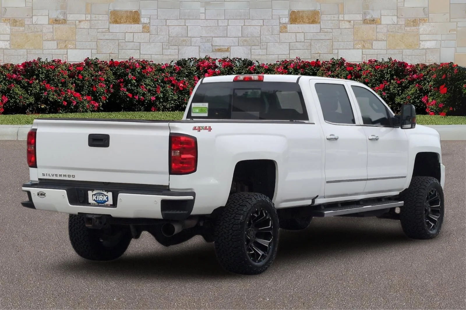 Used 2019 SUMMIT WHITE Chevrolet High Country image 3