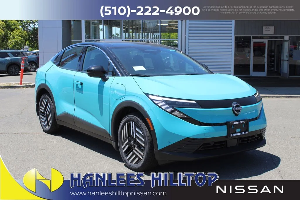 New 2026 Seabreeze Blue Pearl / Super Black Two-tone Nissan SV+ image 5