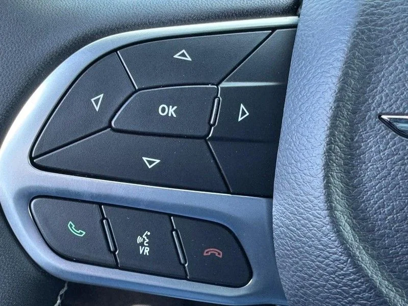 2026 Chrysler Pacifica Select - Photo 13