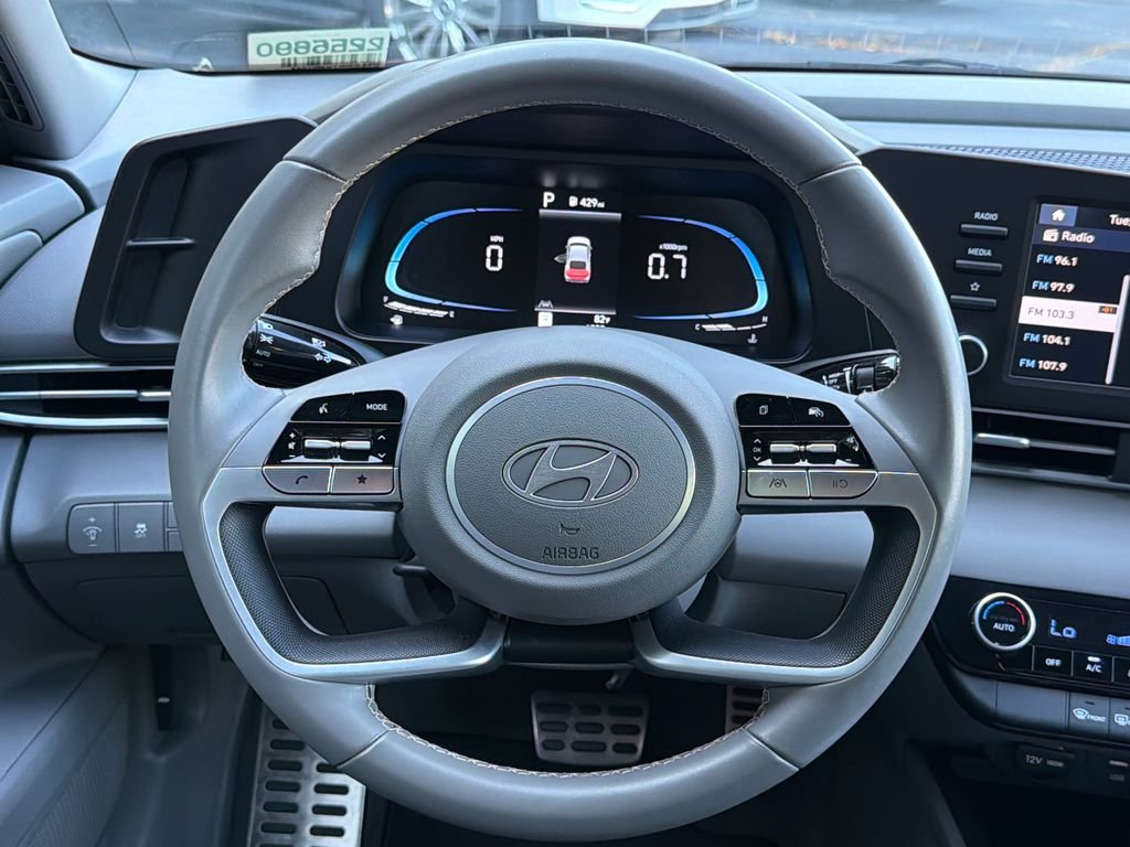 2025 Hyundai Elantra SEL - Photo 23