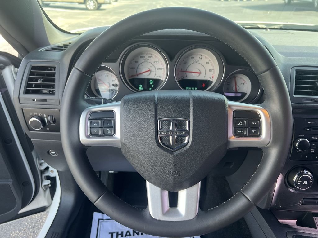 Used 2014 White Dodge SXT image 20