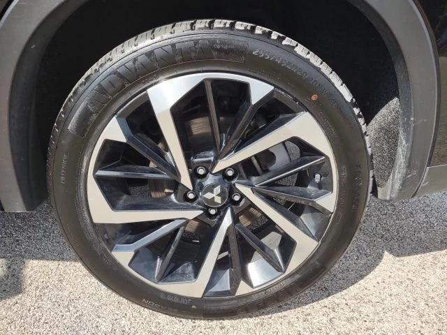 Used 2024 Gray Mitsubishi  image 27